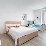 N12 - Luxury
